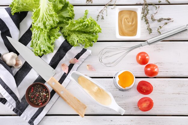 Składniki na blacie kuchennym